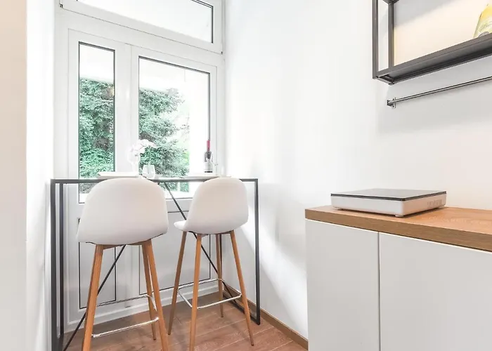 Studio Central near Beach